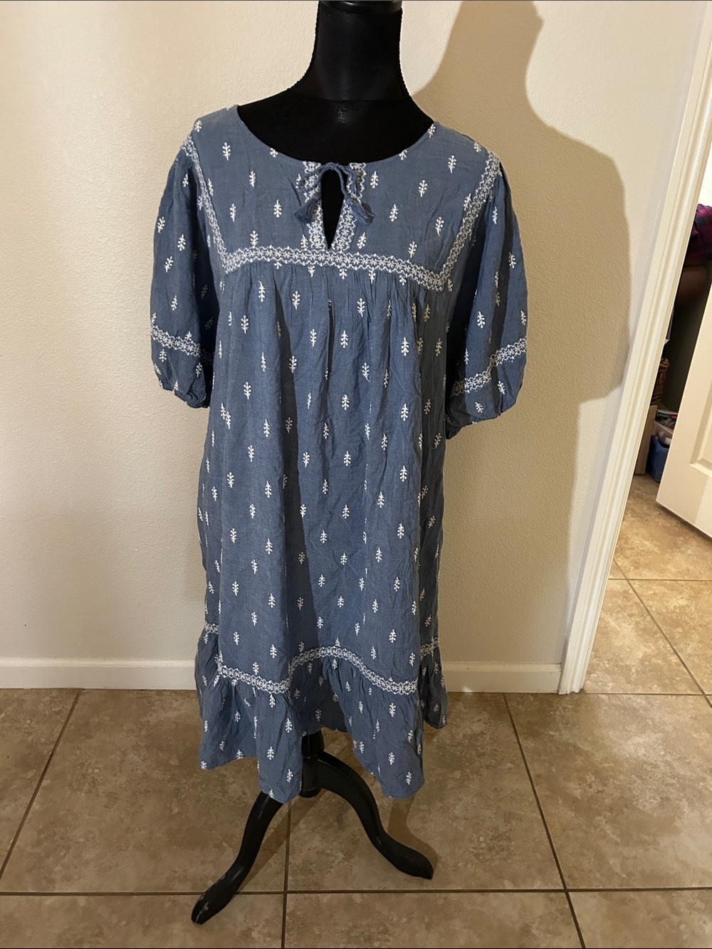 Old Navy Blue Denim-Look Floral Top